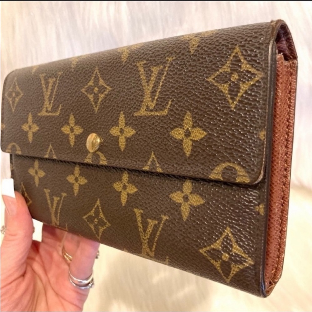 Louis Vuitton Monogram International Wallet - Picture 5 of 15